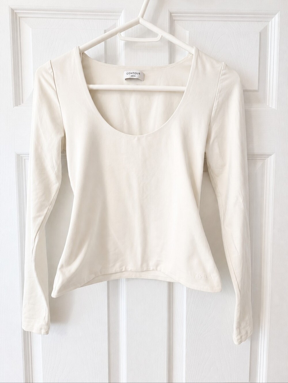 Aritzia Contour Longsleeve Scoop Neck Top - White (Size [Insert Size])